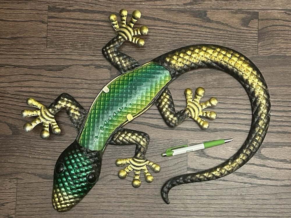 Gecko Lizard Wall Art Decor, Hand Painted Metal Outdoor Patio & Garden LARGE